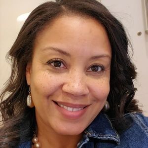 Meet your Posher, Denise